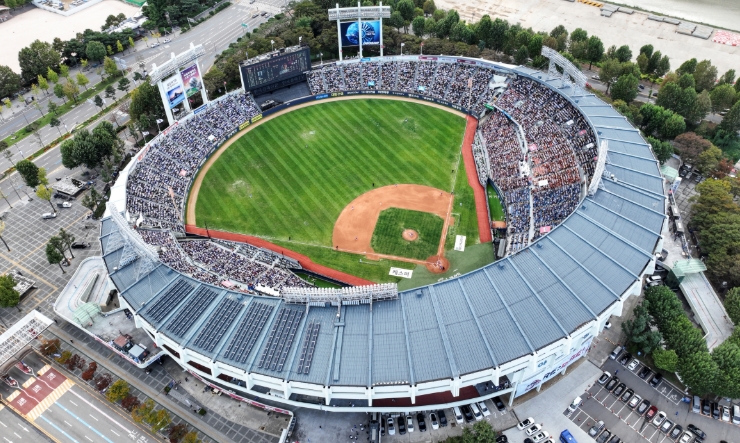 2024년 프로야구, 20·30 여성 관중 호응에 1000만명 돌파해...